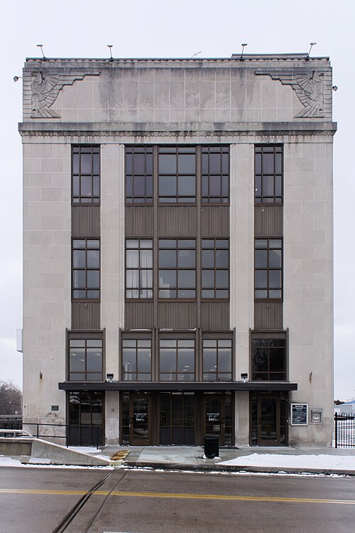 State Street face