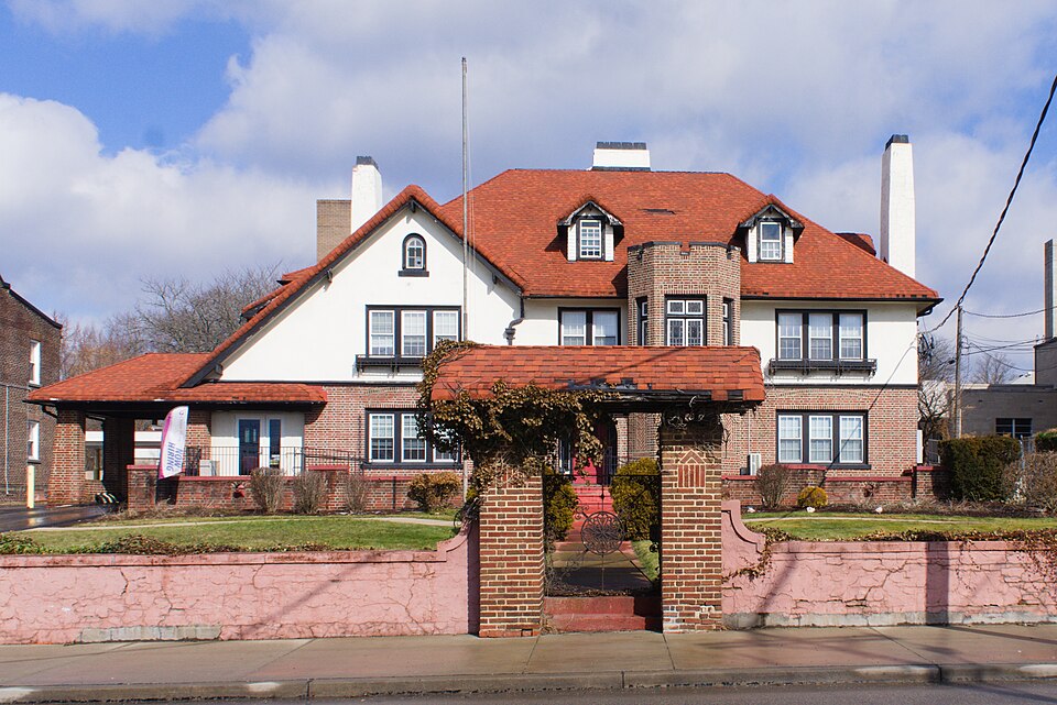 Morris Bachman mansion and front gate