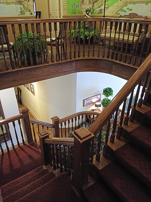 Third-floor stairway