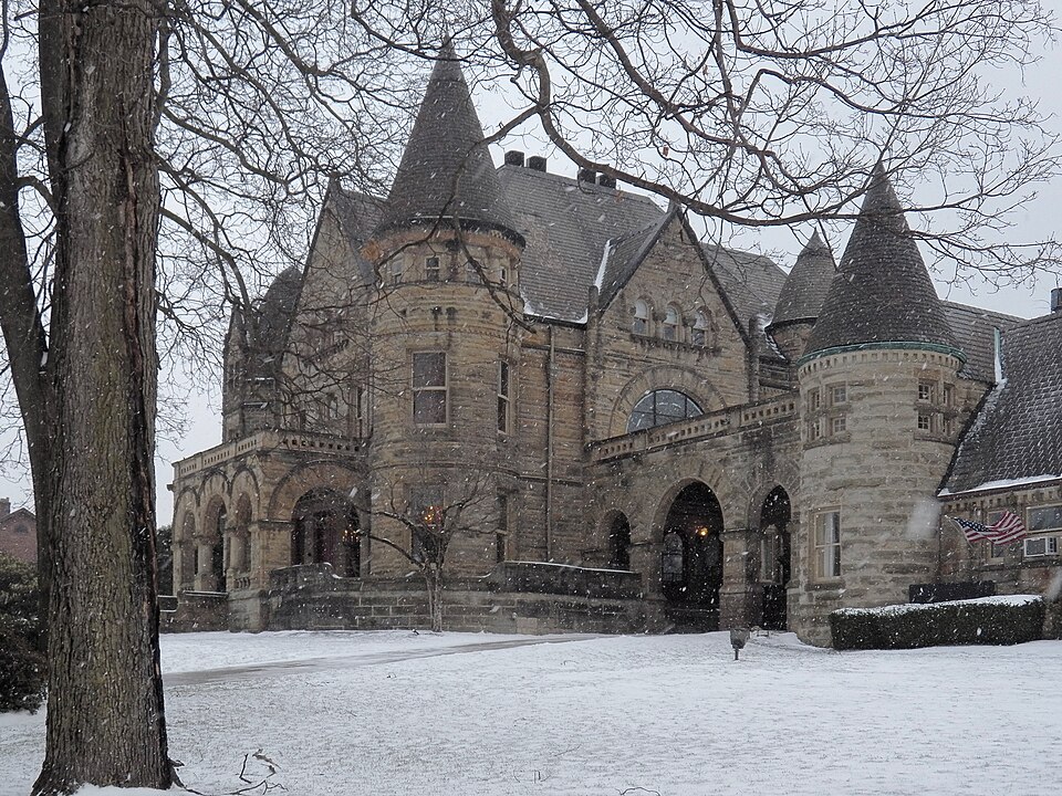 Buhl mansion in the snow