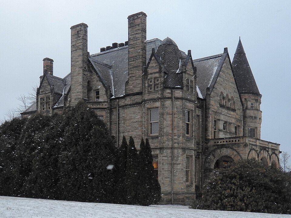 Buhl mansion in the snow