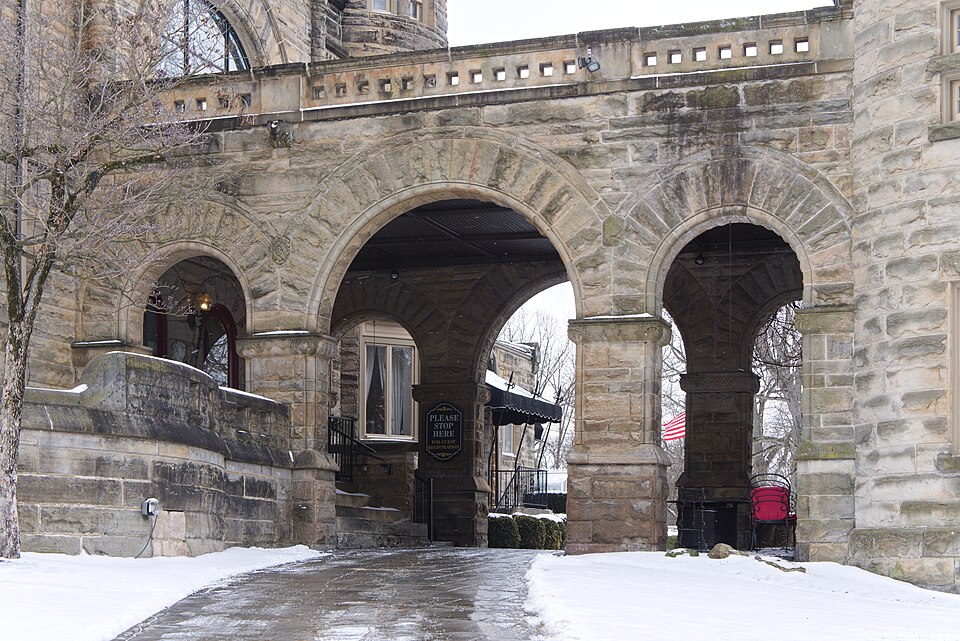 Porte Cochere