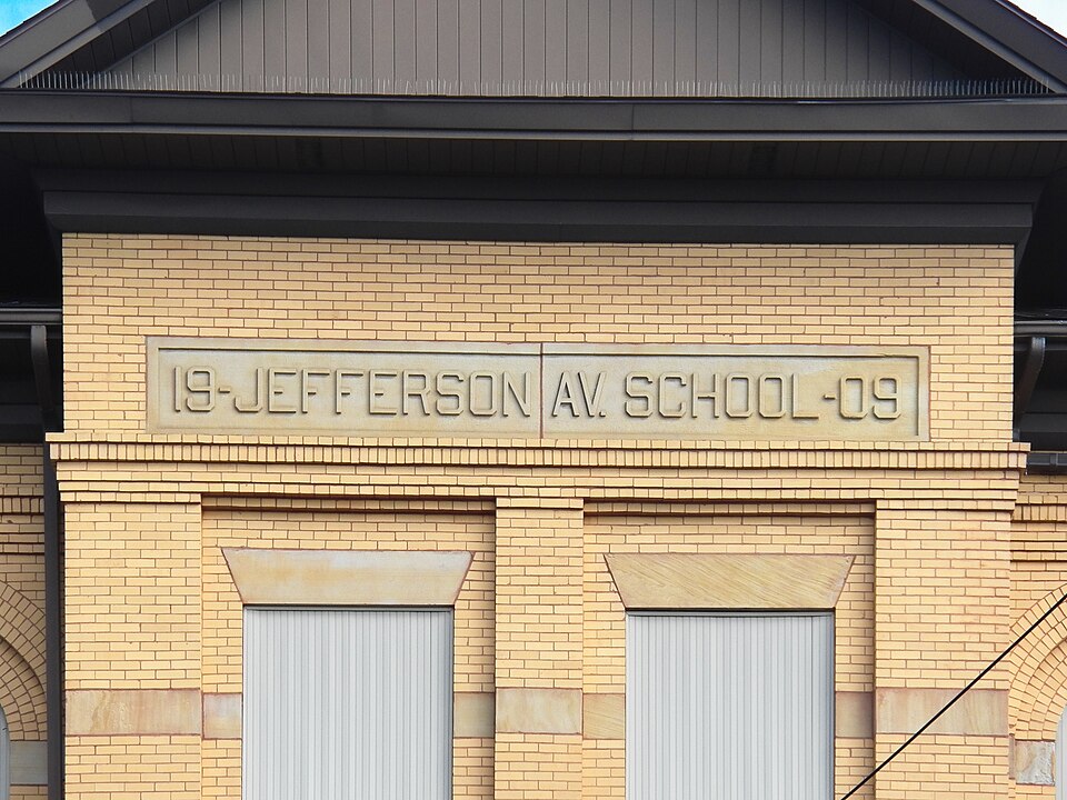 Inscription: Jefferson Av. School, 1909